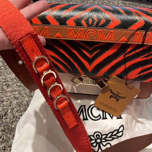 NWT MCM Calfskin Orange and Black Tiger Print Crossbody Bag w/ dustbag - Picture 3 of 10